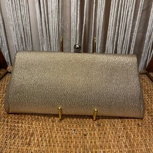 Vintage gold lame’ evening clutch with a metallic finish
